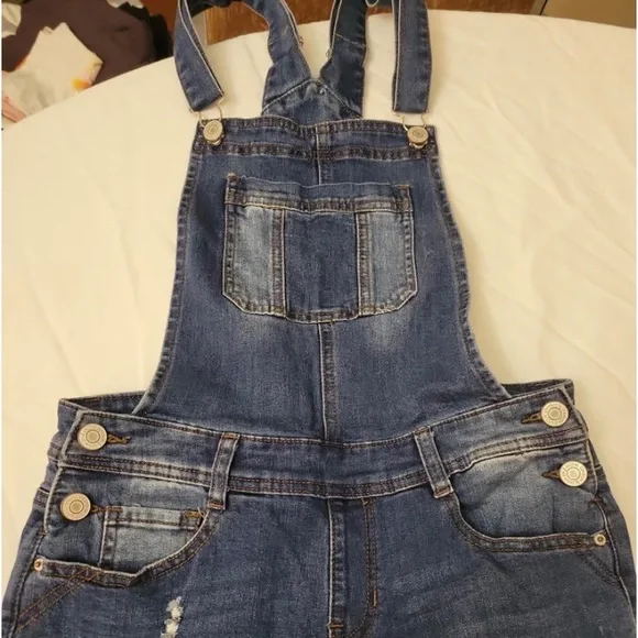 Jumpsuits - Picture 3 of 8